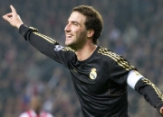 爱游戏体育官网-赛道与球场的双重奏，当克莱在F1街道赛接管，马刺已悄然速胜魔术