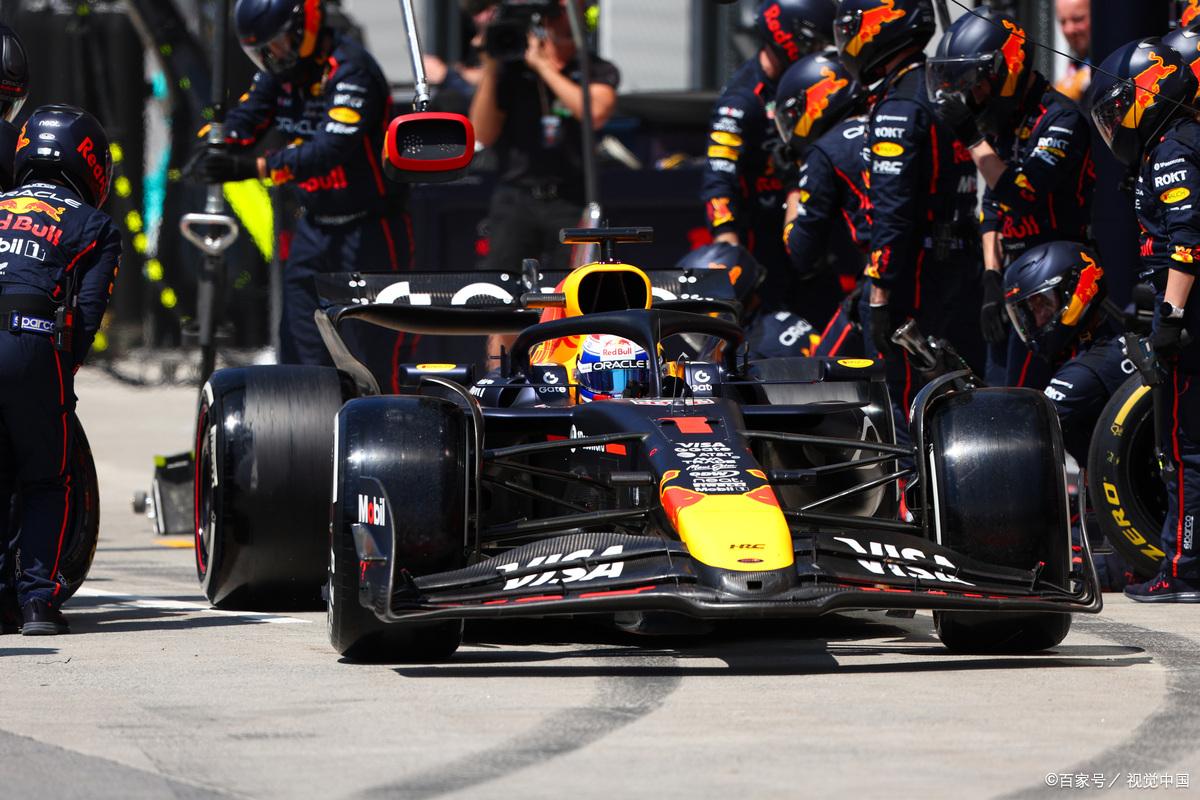 威廉姆斯翻盘迈凯伦，拉塞尔统治全场