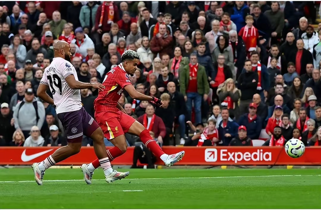 利物浦险胜勒沃库森，戈麦斯统治全场