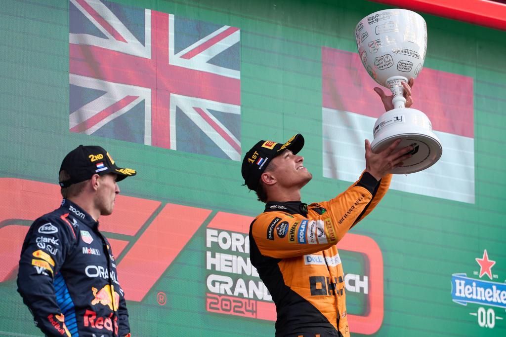 雷诺车队力克迈凯伦，诺里斯惊艳四座