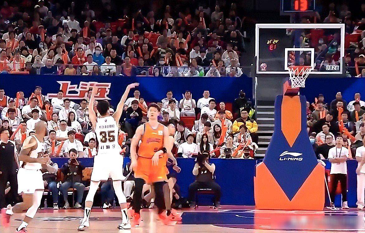 吉林队逆转天津队，王哲林惊艳四座