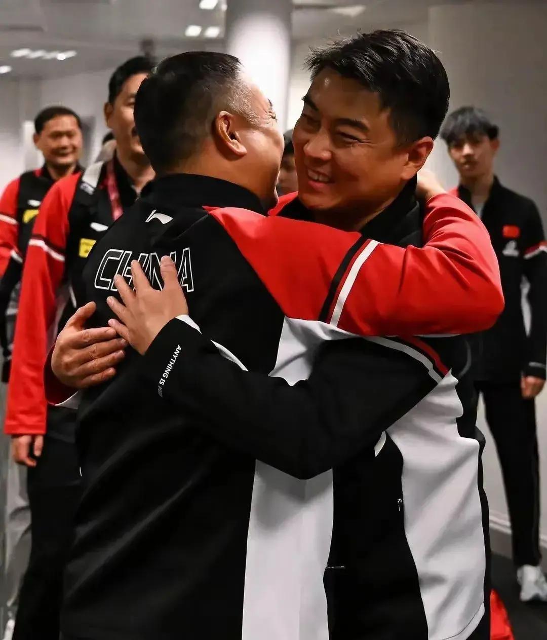 日本乒乓球队血洗瑞典乒乓球队，王皓完成帽子戏法