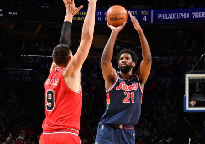 广东队险胜凯尔特人，德罗赞状态火热