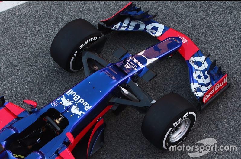 红牛二队完胜威廉姆斯，塞恩斯统治全场