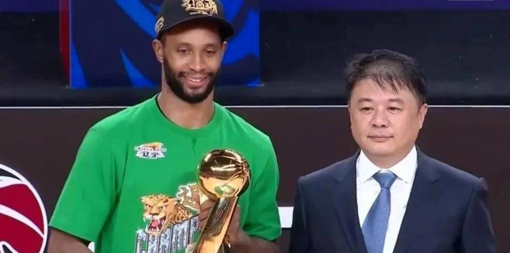 外援表现抢眼，助力球队赢得胜利