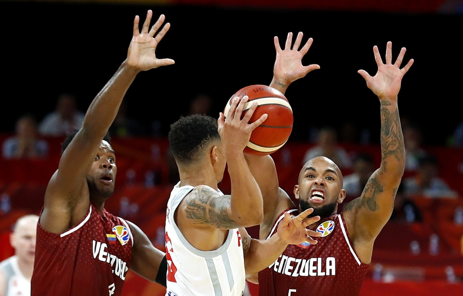 瑞典乒乓球队轻取波兰乒乓球队，水谷隼制霸全场